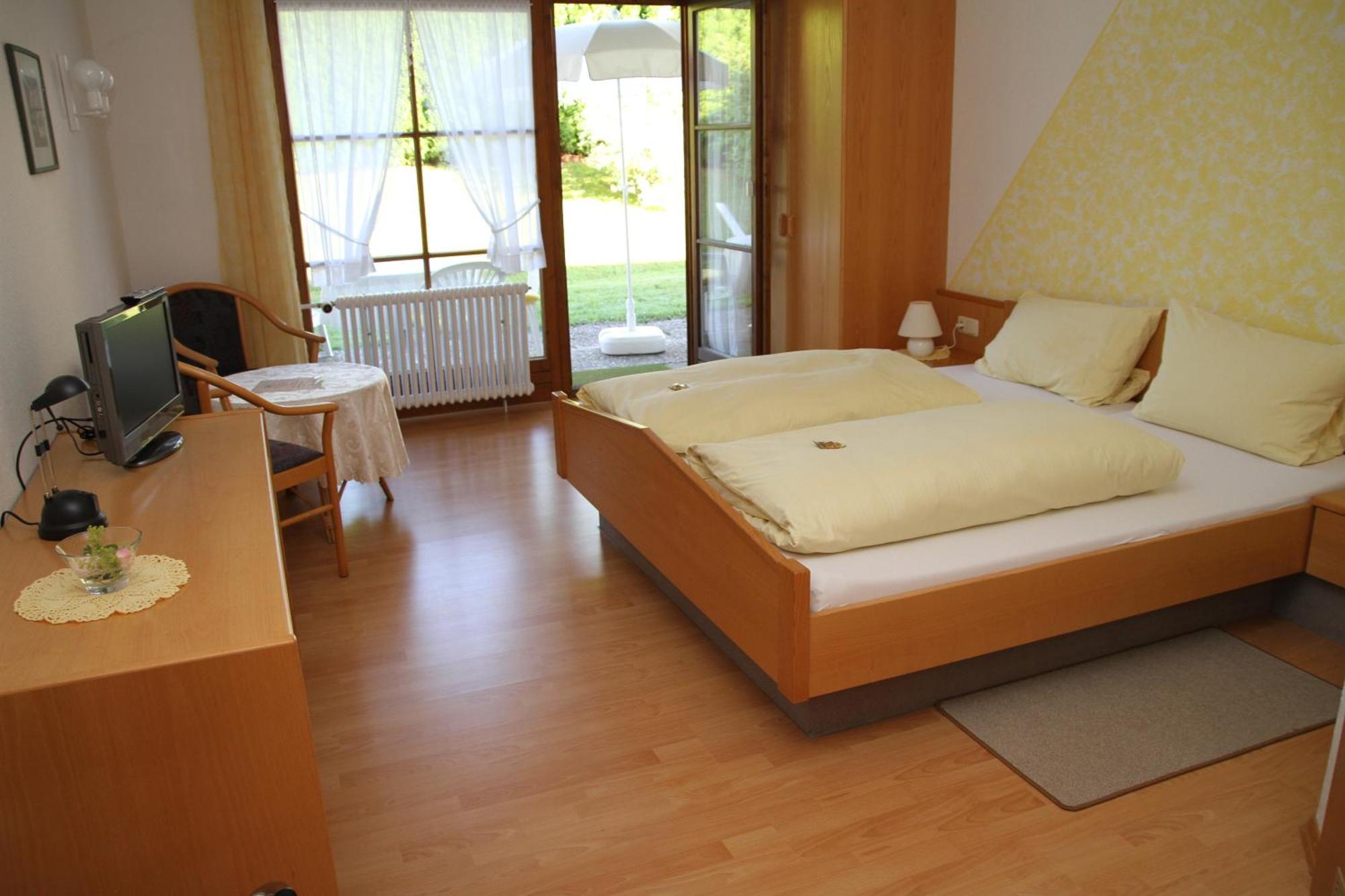 Uebernachtungsmoeglichkeit In Maierhoefen Grunenbach Habitación foto