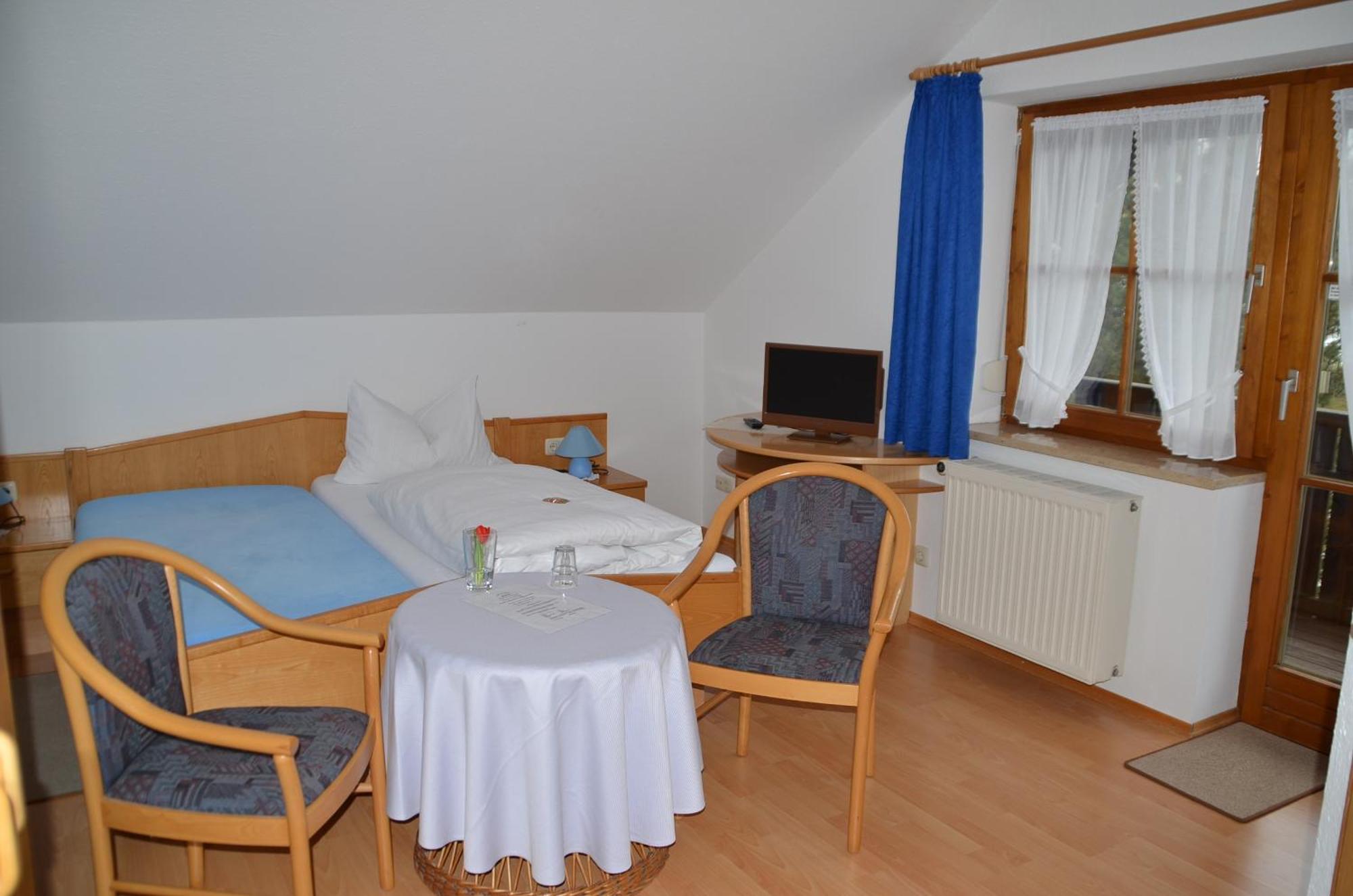 Uebernachtungsmoeglichkeit In Maierhoefen Grunenbach Habitación foto